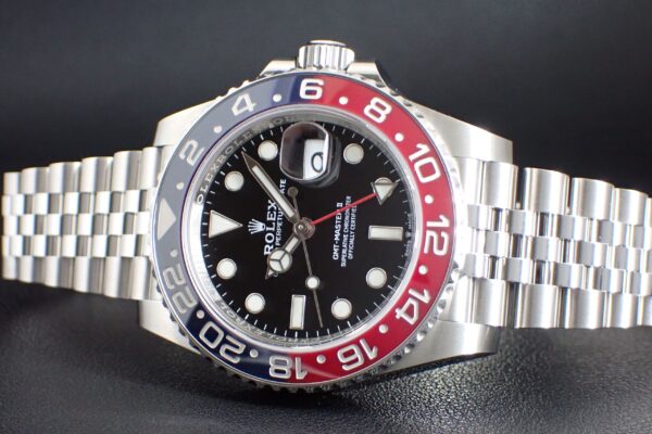 GMTの象徴ペプシカラー　Ref.126710BLRO