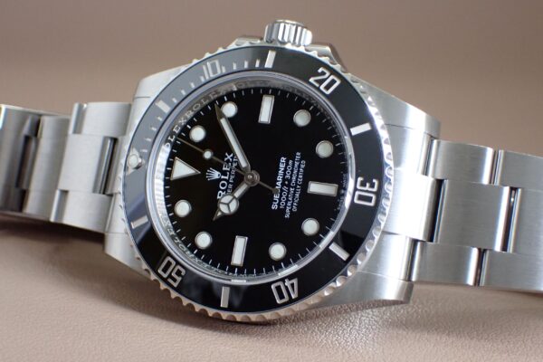 シンプルかつ実用性◎　サブマリーナー　Ref.124060