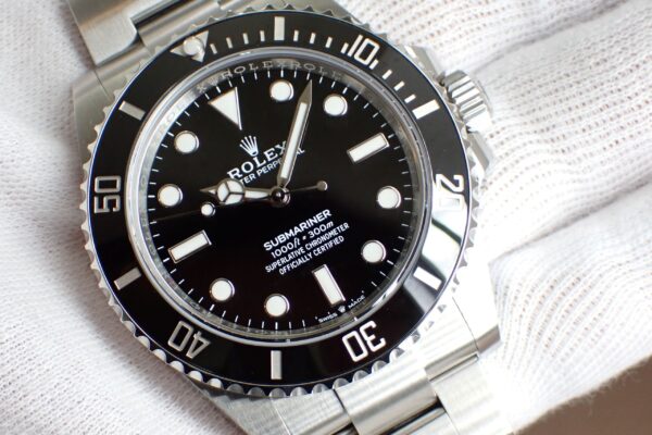 スッキリとしたデザイン　サブマリーナー　Ref.124060