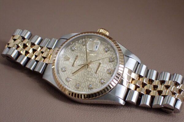 遊び心が効いたシャンパンコンピューター　デイトジャスト　Ref.16233G