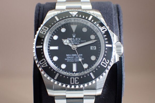 ハイスペック仕様　ディープシー　Ref.136660　ブラック